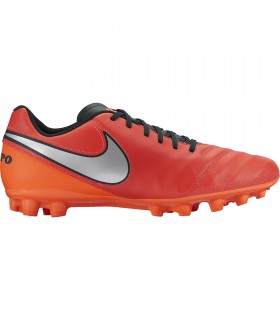 botas futbol de tacos Nike Tiempo -